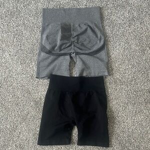 Gym shorts with butt scrunch on both